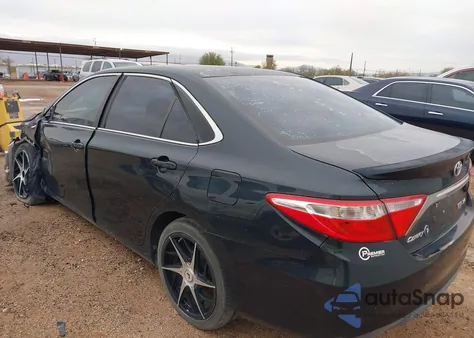 2015 Toyota Camry Hybrid Se z USA, uszkodzony, nr VIN 4T1BD1FK5FU168452